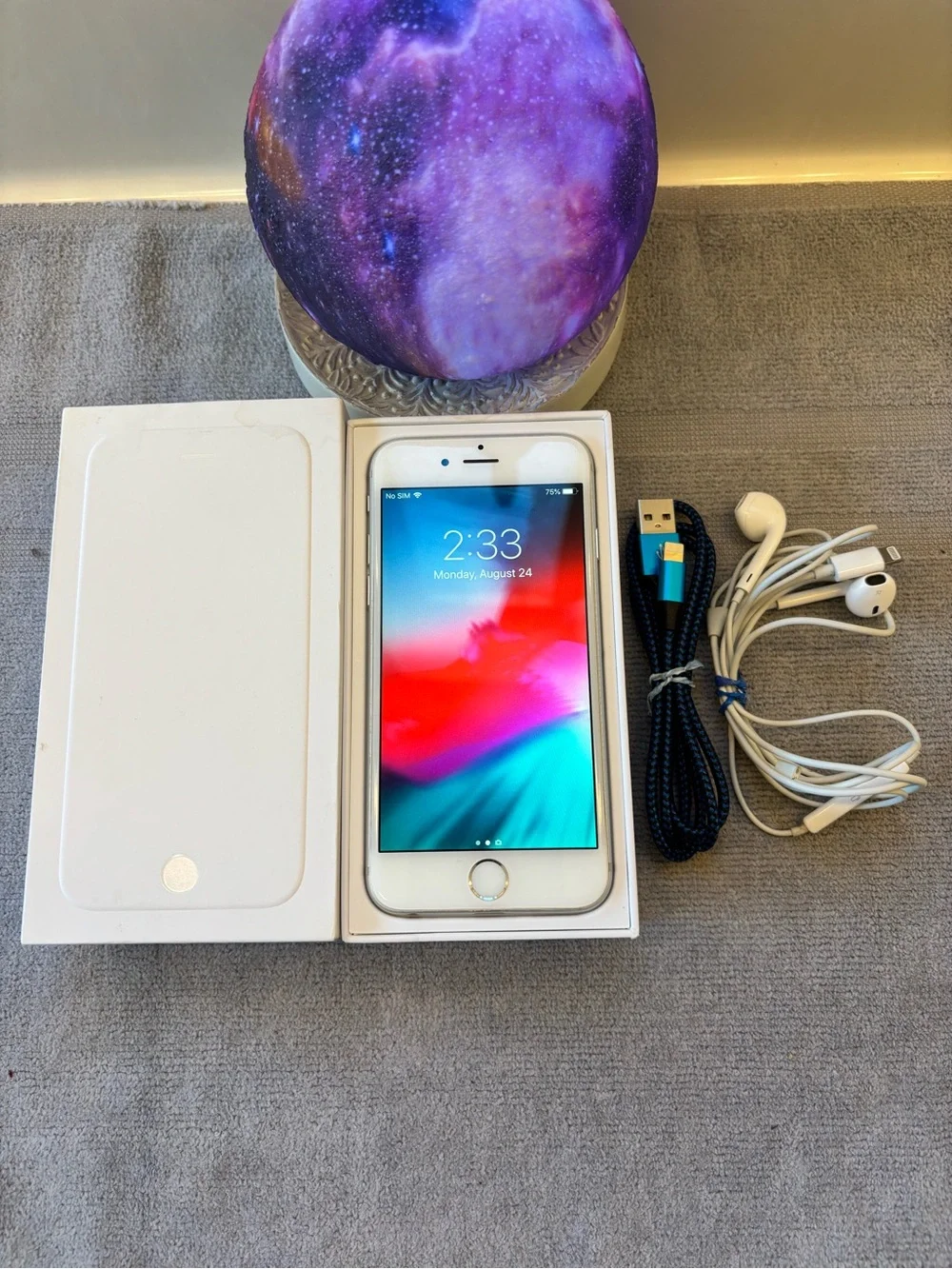 Apple iPhone6 64GB White with Blue Braided Charging Cable and White Earbuds